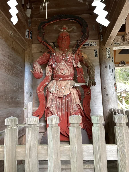 男鹿真山神社